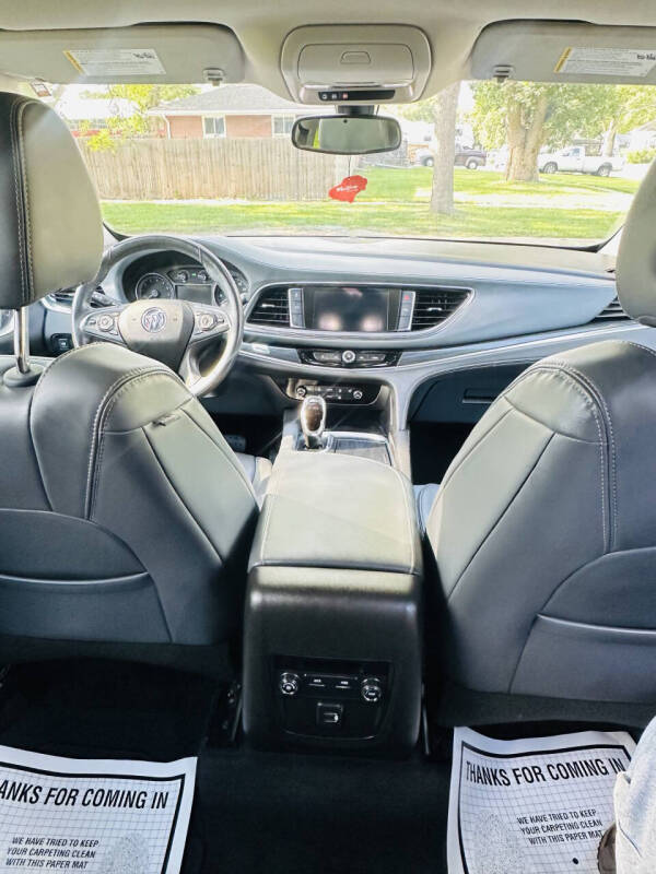 2020 Buick Enclave Essence