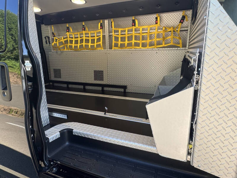 2017 GMC Savana 2500