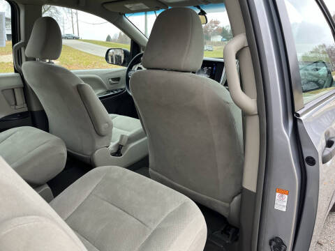 2016 Toyota Sienna L 7-Passenger