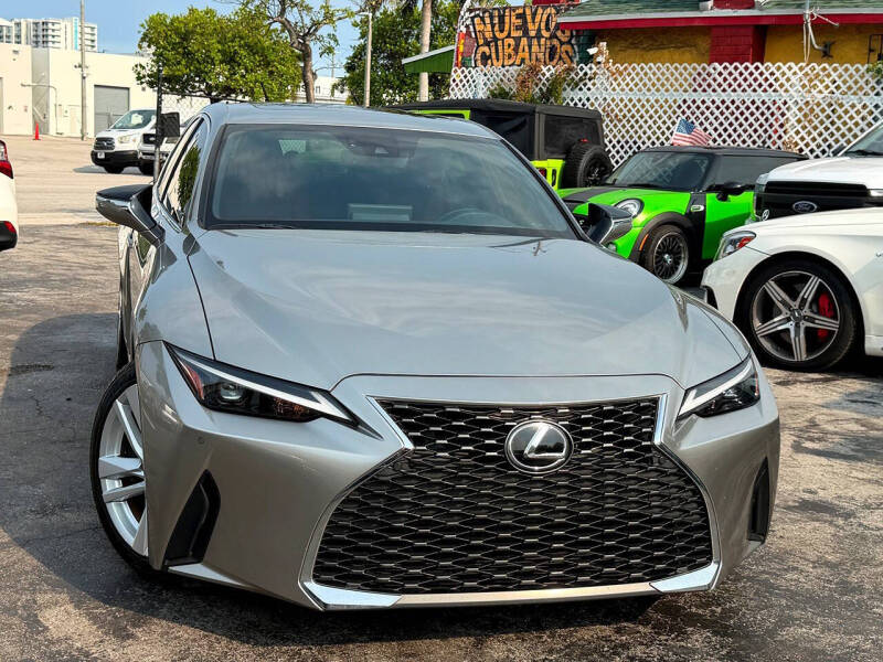 2023 Lexus IS 300