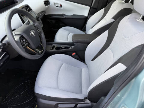 2019 Toyota Prius L Eco