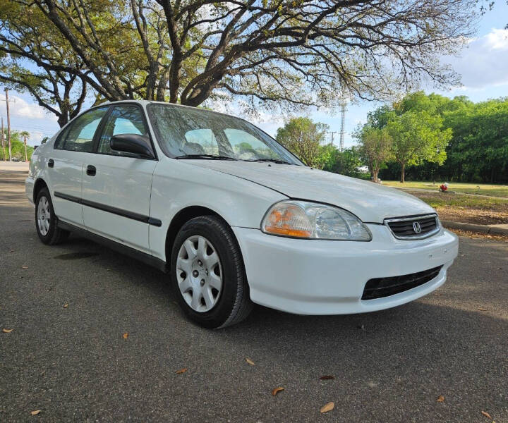 Used 1998 Honda Civic DX with VIN 2HGEJ6624WH584102 for sale in San Antonio, TX