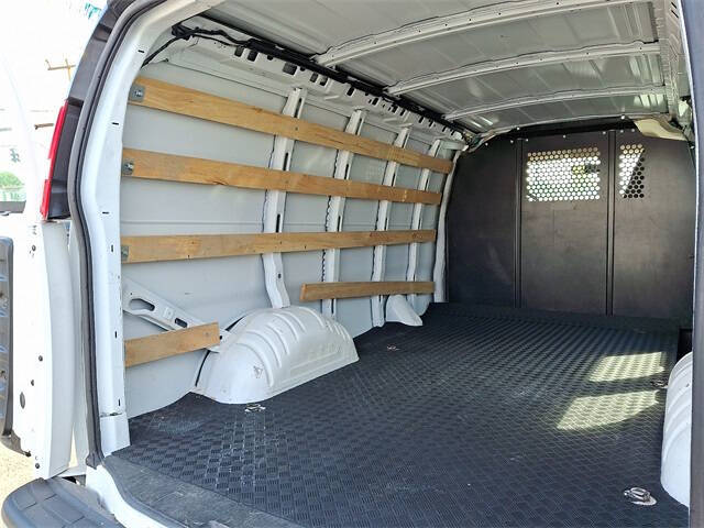 2023 Chevrolet Express 2500