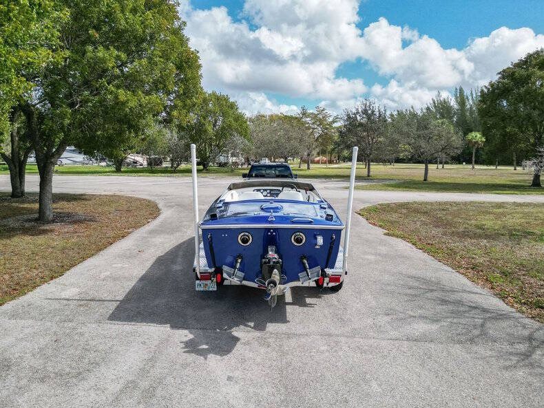 1994 Donzi Marine Classic 22