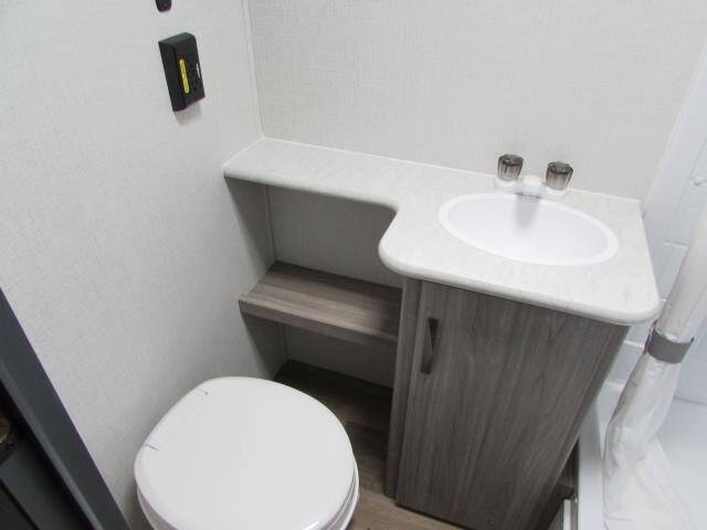 2025 KEYSTONE P 284QB