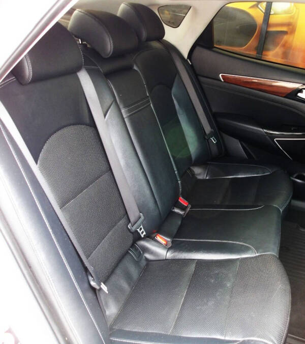 2019 Kia Cadenza Technology