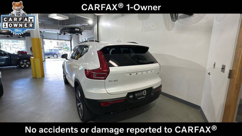 2026 Volvo XC40 B5 Plus