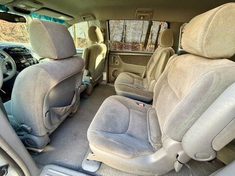 2004 Toyota Sienna LE 7 Passenger