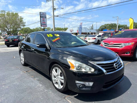 2015 Nissan Altima for sale at AUTOFAIR LLC in West Melbourne FL