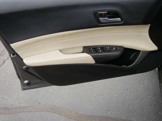 2013 Acura ILX 2.0L w/Premium