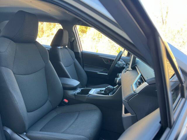 2023 Toyota RAV4 Hybrid LE