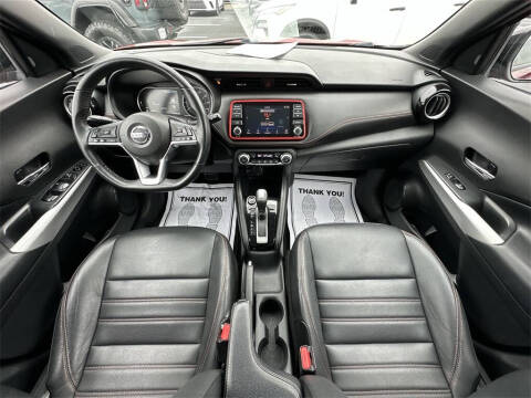 2020 Nissan Kicks SR