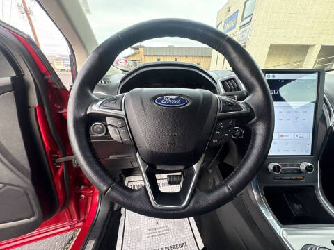 2022 Ford Edge Titanium