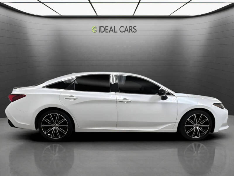 2019 Toyota Avalon XSE