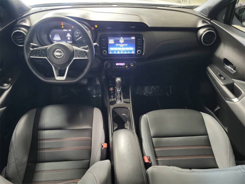 2023 Nissan Kicks SR