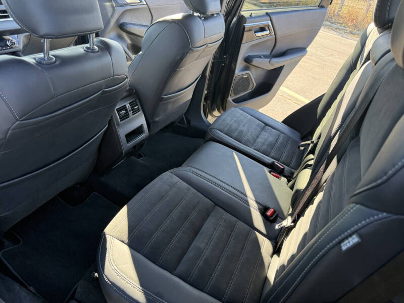 2025 Mitsubishi Outlander SE