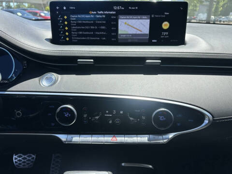 2024 Genesis GV70 2.5T Standard