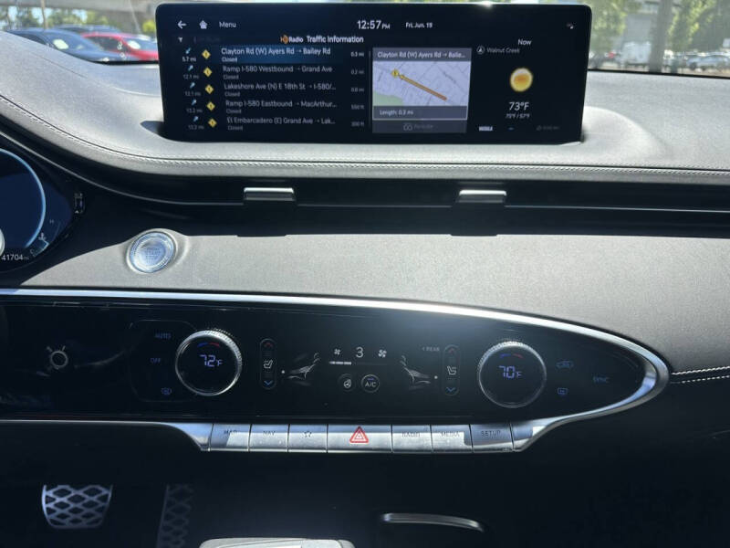2024 Genesis GV70 2.5T Standard