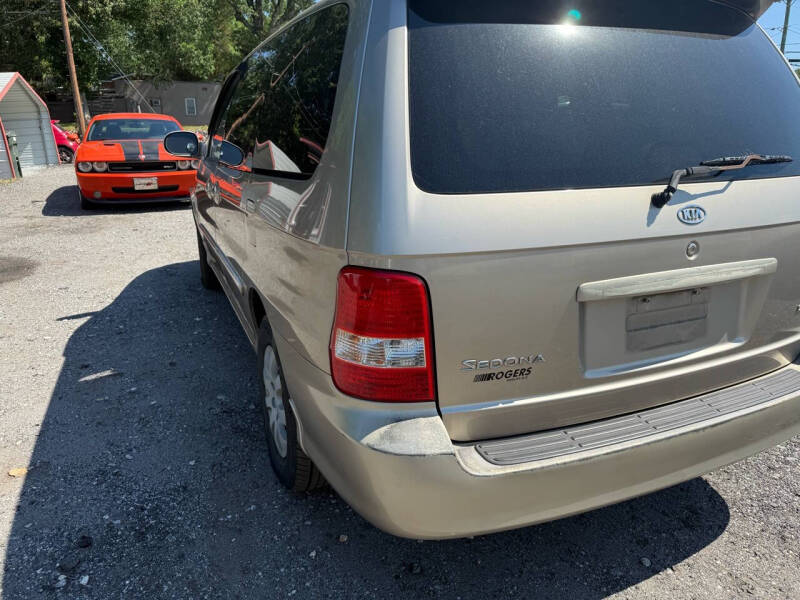 2005 Kia Sedona LX