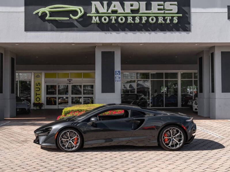 2025 McLaren Artura