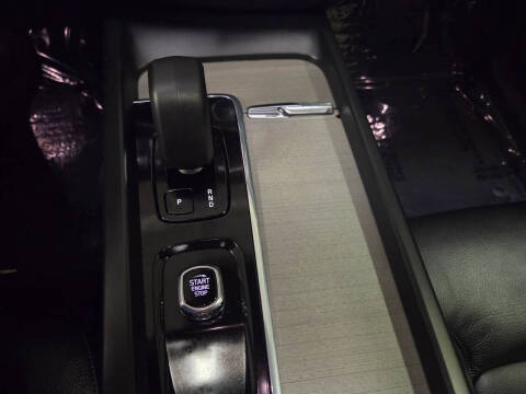 2025 Volvo XC60 B5 Plus Dark Theme