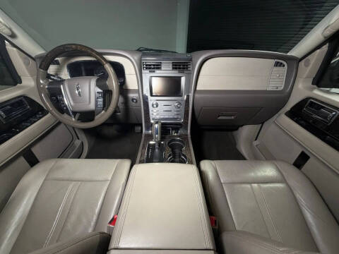 2017 Lincoln Navigator Select