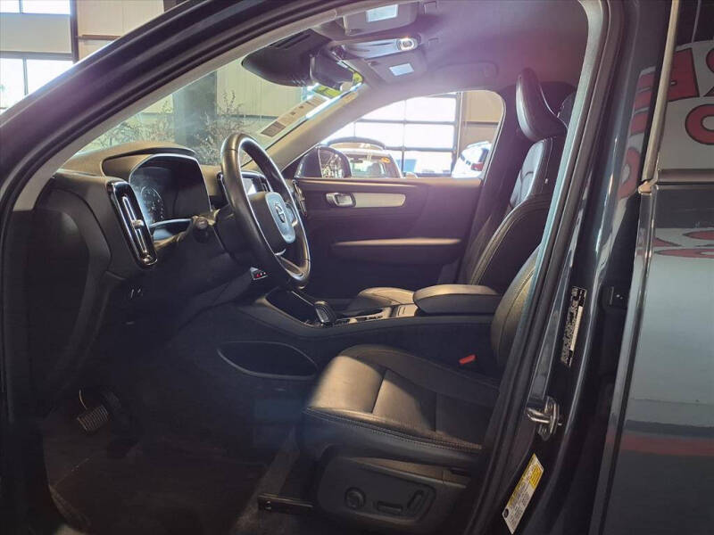 2021 Volvo XC40 T4 Momentum