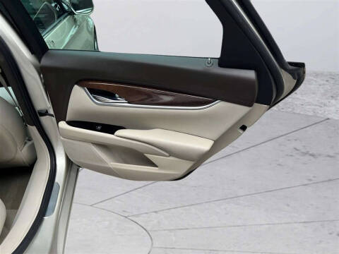 2013 Cadillac XTS Luxury Collection