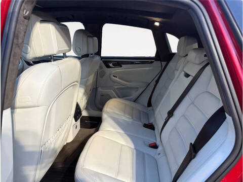 2020 Porsche Macan Turbo