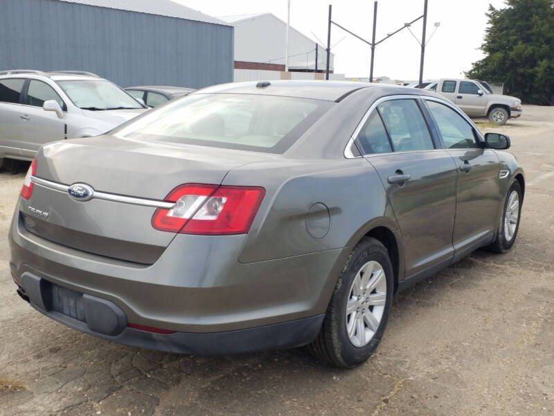 2012 Ford Taurus SE