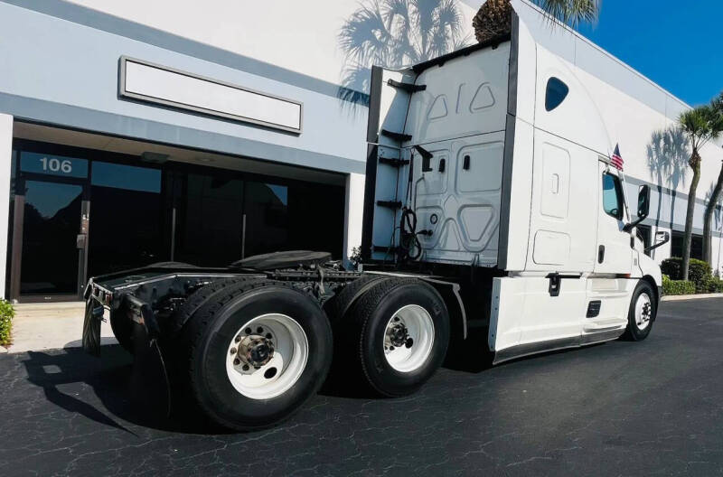 2021 Freightliner Cascadia
