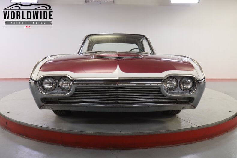 1962 Ford Thunderbird