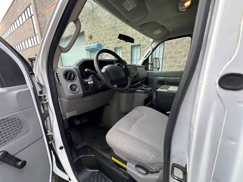 2010 Ford E-Series E-250