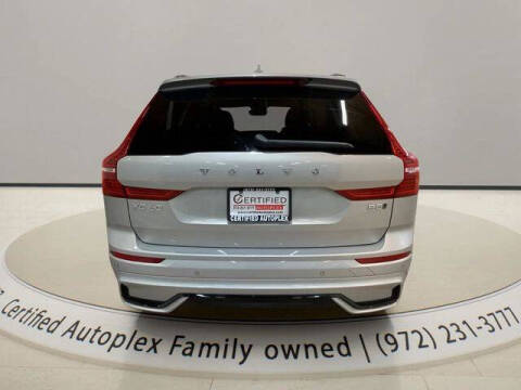 2025 Volvo XC60 B5 Core Dark Theme