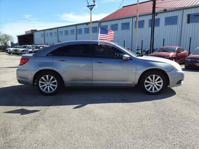 2014 Chrysler 200 Touring photo 6