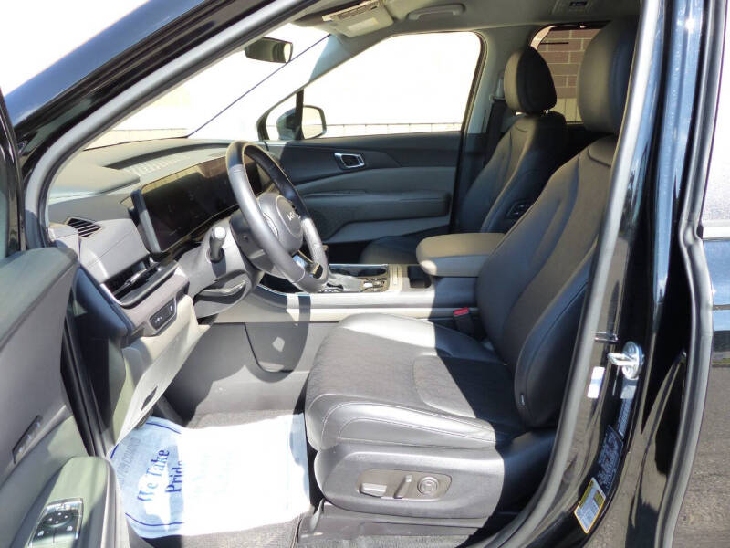 2025 Kia Carnival EX