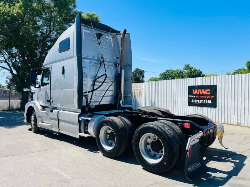 2014 Volvo VNL