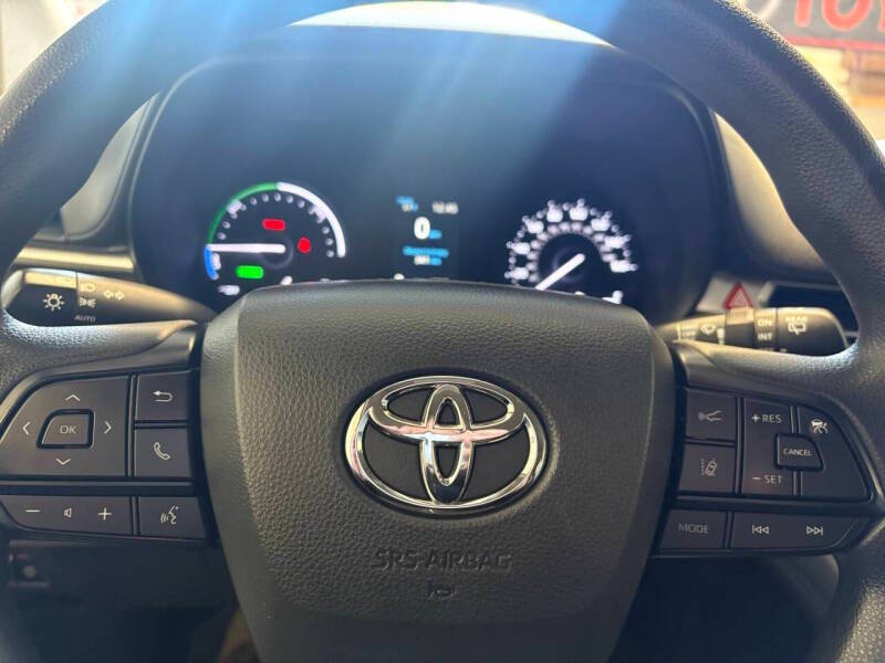 2022 Toyota Sienna LE 8-Passenger