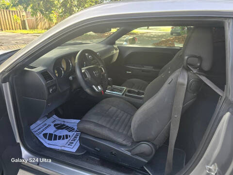 2014 Dodge Challenger SXT