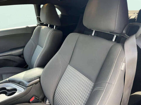 2020 Dodge Challenger SXT