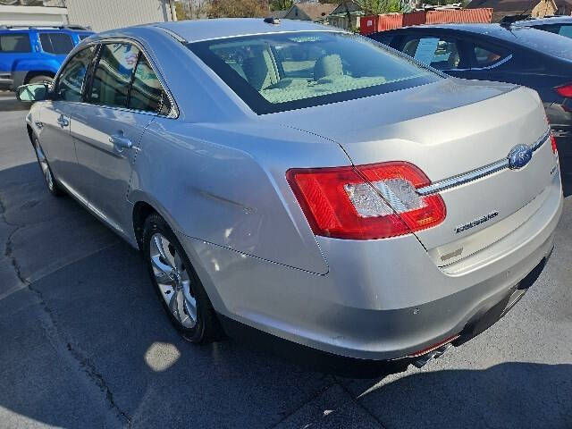 2010 Ford Taurus SEL