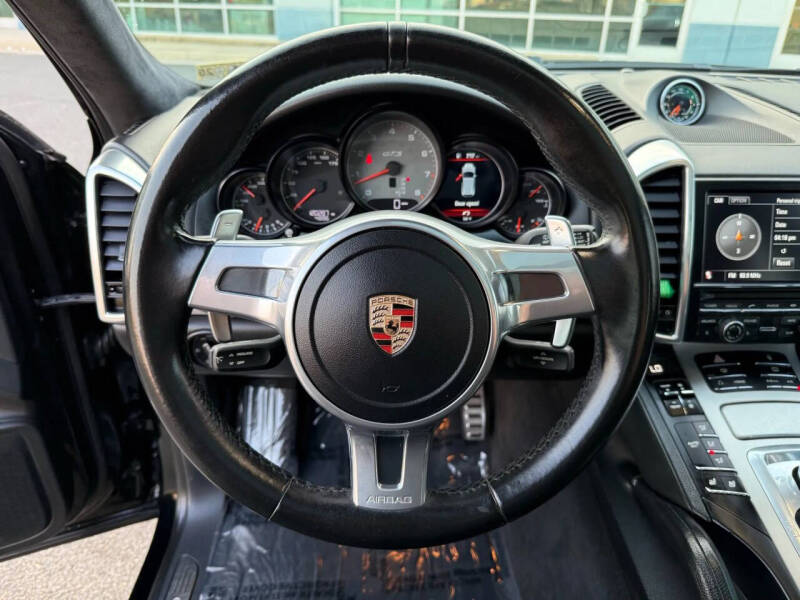 2013 Porsche Cayenne GTS