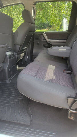 2011 Nissan Titan SL