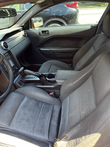 2006 Ford Mustang V6 Standard