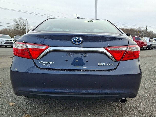 2016 Toyota Camry Hybrid XLE