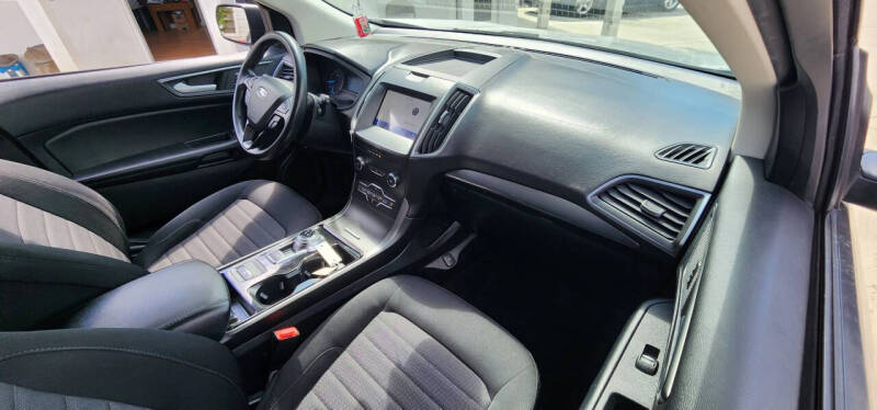 2020 Ford Edge SE