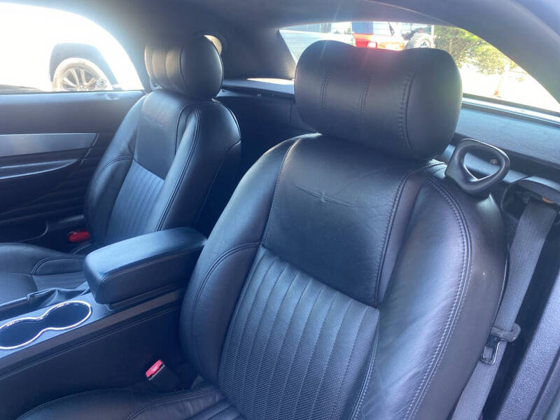 2004 Ford Thunderbird Deluxe
