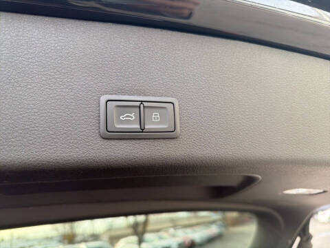 2021 Audi e-tron quattro Premium