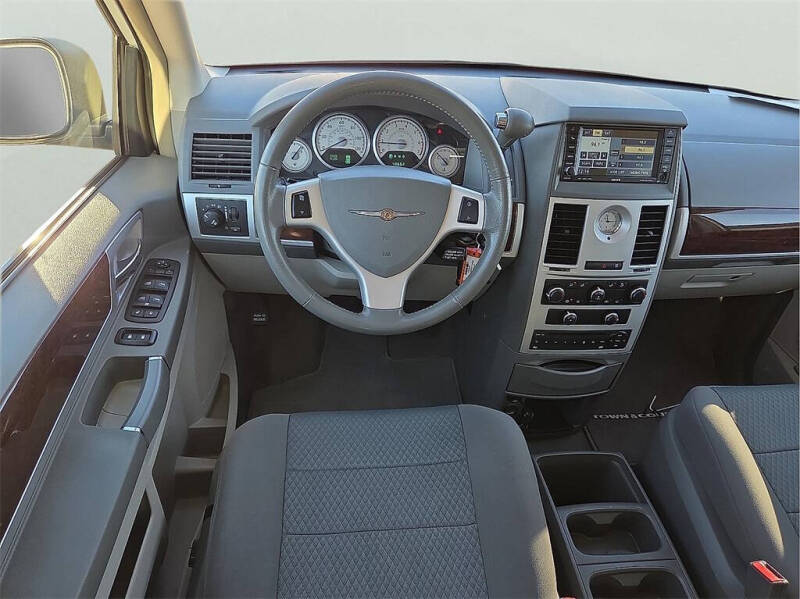 2010 Chrysler Town and Country Touring