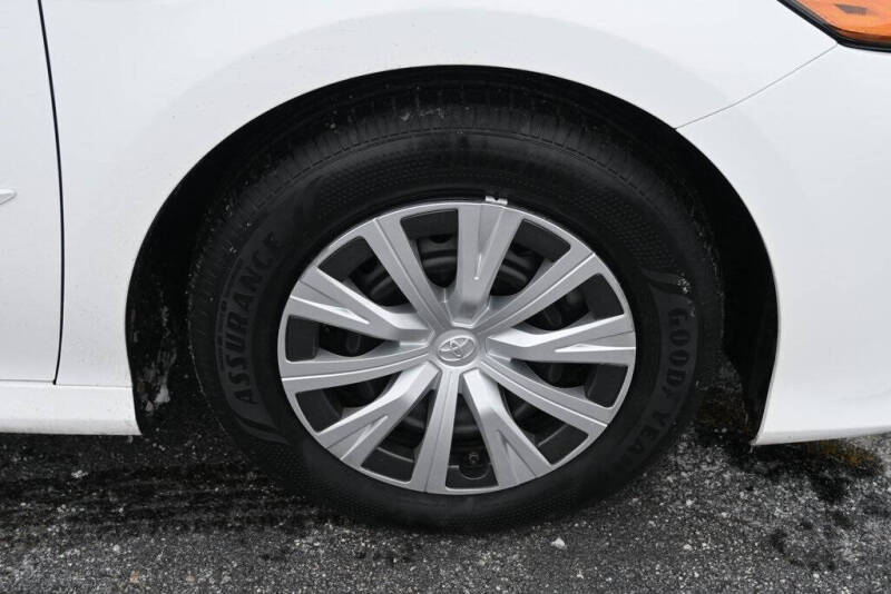 2019 Toyota Camry Hybrid LE